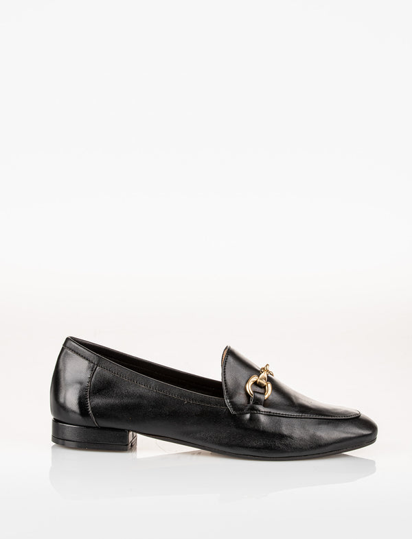 Mocassino MSUP VENICE in pelle nappa nera con punta arrotondata. Morsetto oro . Suola in cuoio/gomma. Made in Italy cod AT5150N